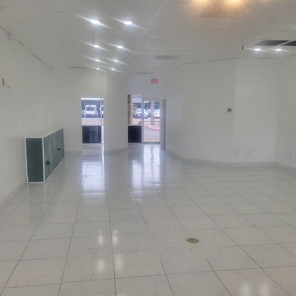 1495 N Hayden Rd, Scottsdale, AZ for lease - Interior Photo - Image 3 of 7