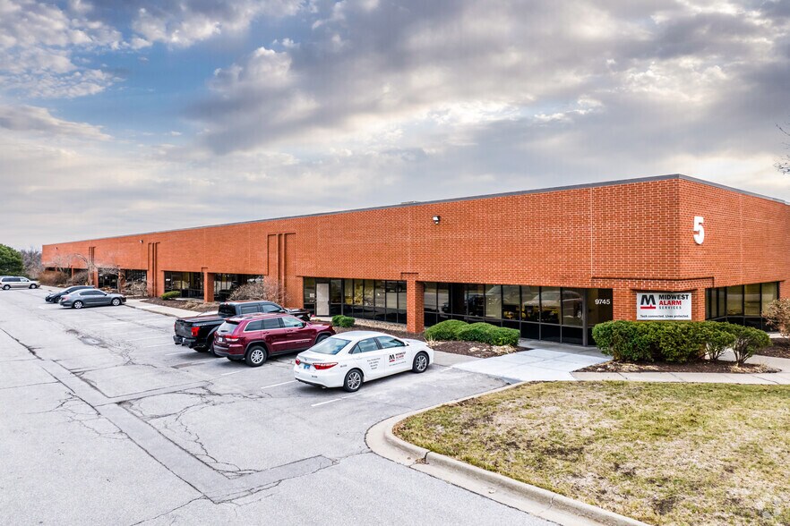 9745-9777 Widmer Rd, Lenexa, KS for lease - Primary Photo - Image 1 of 3
