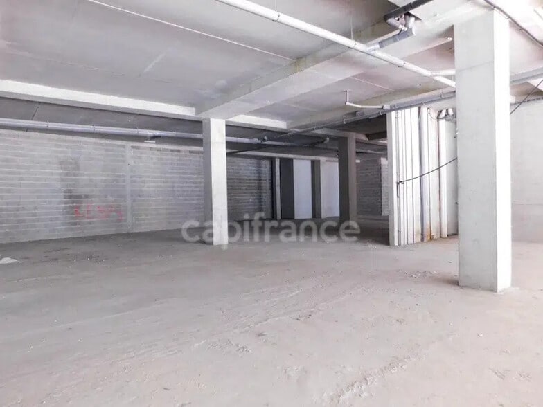 Retail in Nancy for lease - Construction Photo - Image 1 of 6