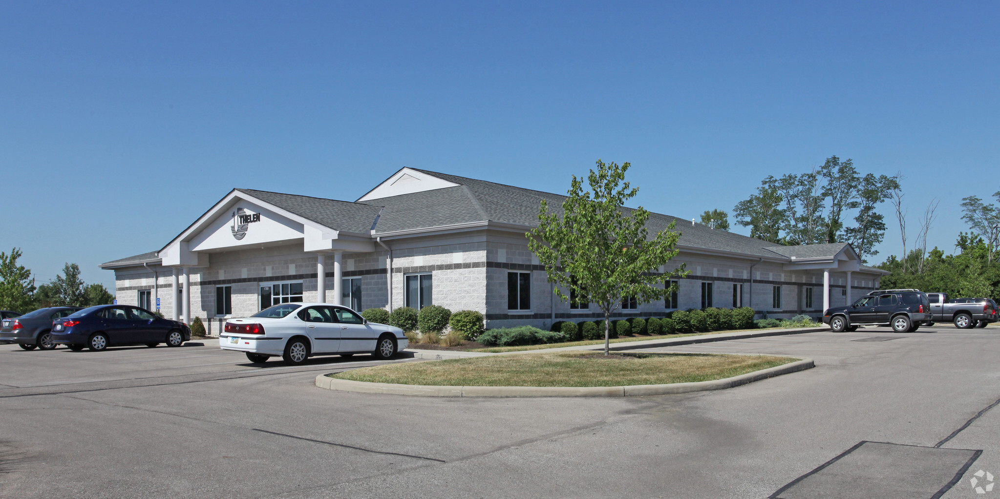 1780 Carillon Blvd, Cincinnati, OH for lease Building Photo- Image 1 of 3