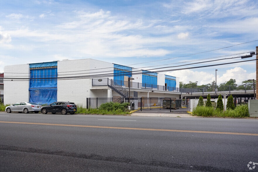 50 Underhill Blvd, Syosset, NY for lease - Building Photo - Image 1 of 5
