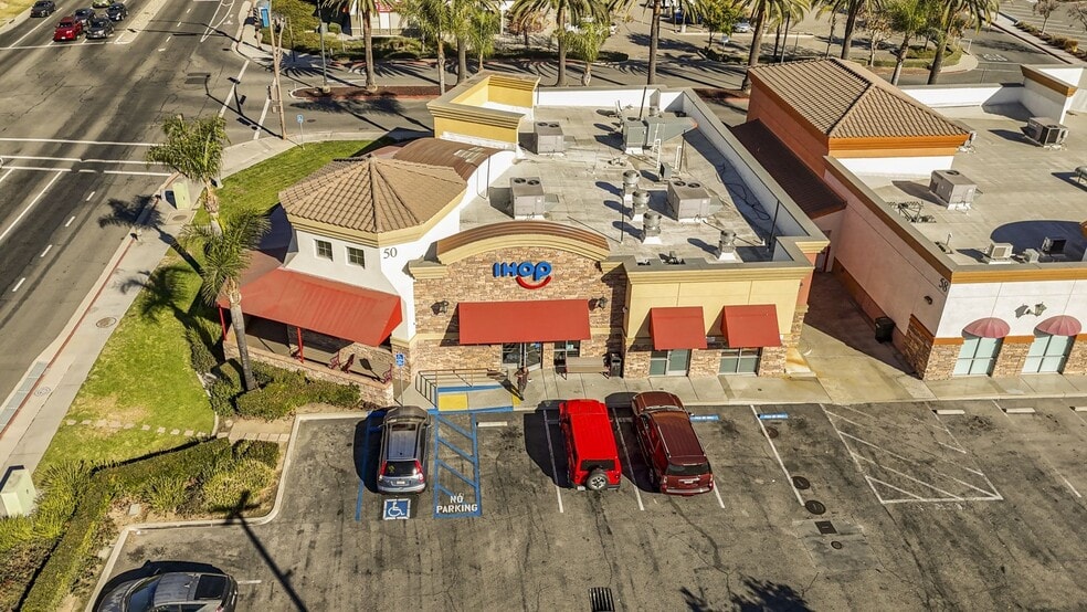 50 & 58 Rio Rancho Rd portfolio of 2 properties for sale on LoopNet.com - Building Photo - Image 1 of 9