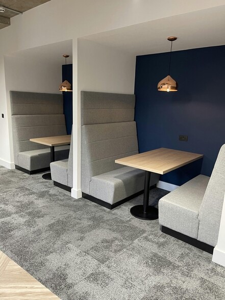 12-18 Queen St, Manchester for lease - Interior Photo - Image 2 of 9