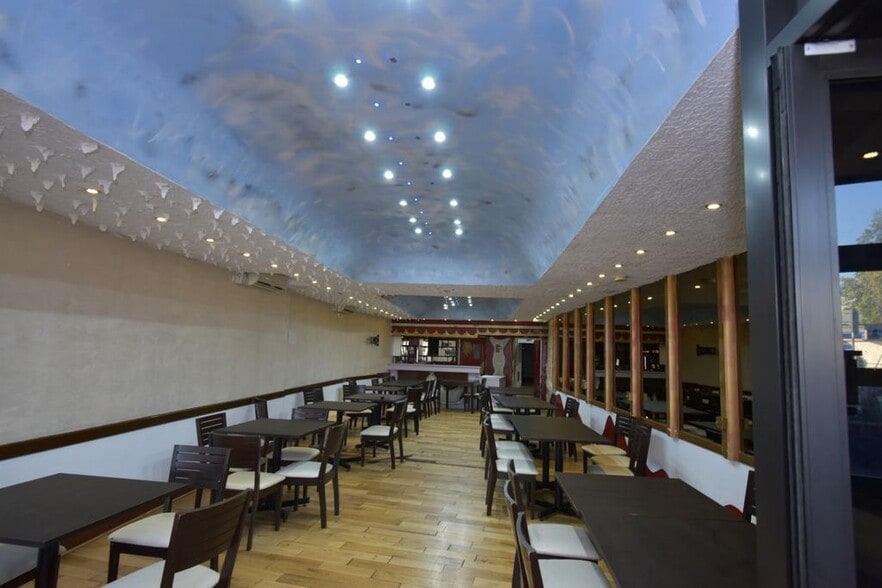 397-399 Honeypot Ln, Stanmore for sale - Interior Photo - Image 1 of 8