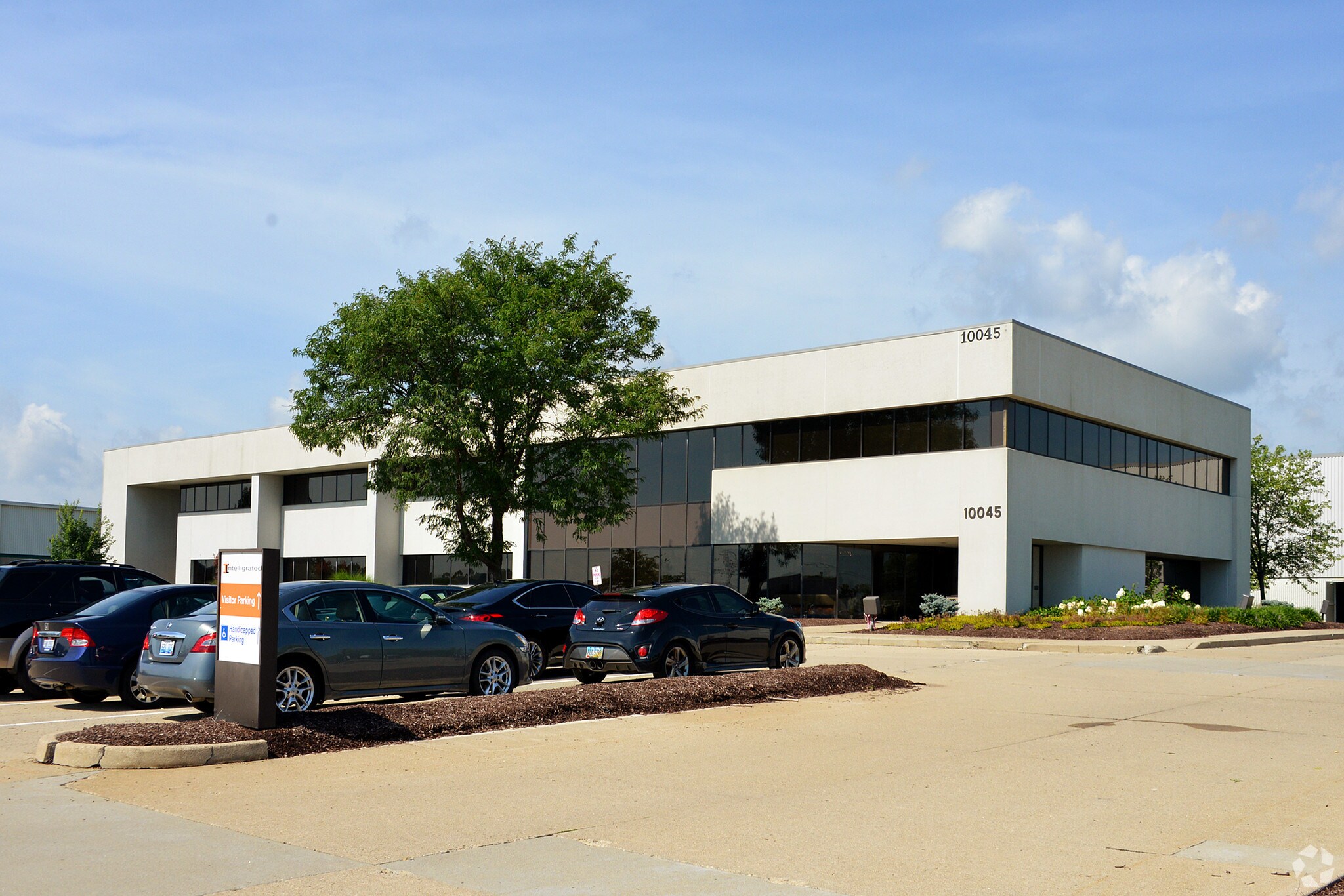 10045 International Blvd, Cincinnati, OH for sale Primary Photo- Image 1 of 1