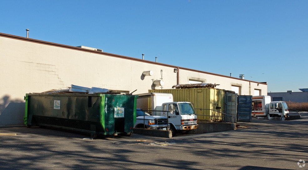 41 Howard Pl, Ronkonkoma, NY for lease - Building Photo - Image 2 of 7