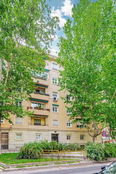 in Madrid, Madrid for sale - Building Photo - Image 1 of 1