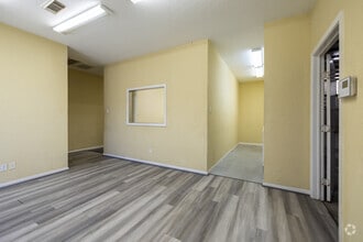 6743 Theall Rd, Houston, TX for lease Interior Photo- Image 2 of 4