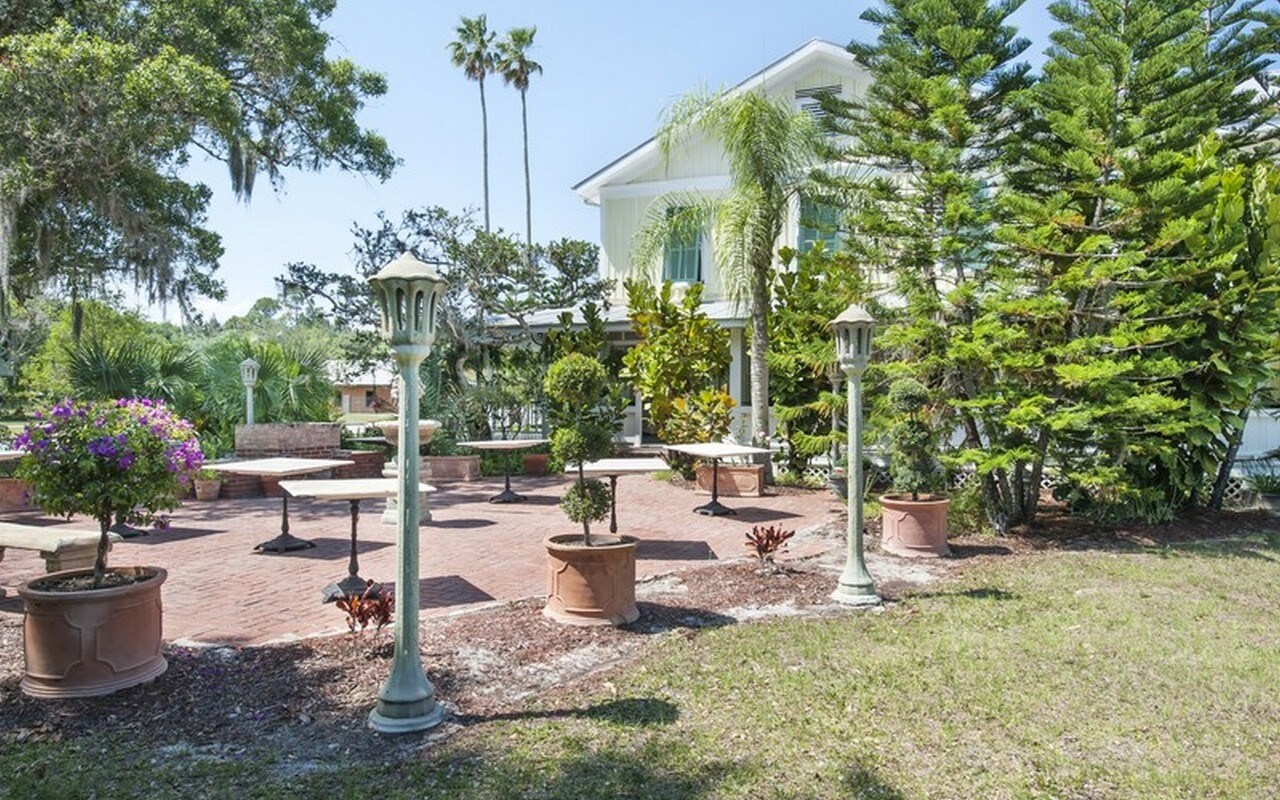 107 N Broadway St, Fellsmere, FL 32948 The Historic Fellsmere Inn