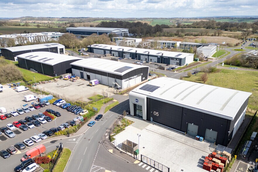 Unit 7 Butterfield Green Rd, Luton for lease - Building Photo - Image 3 of 4