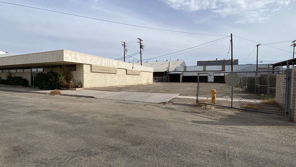 355 W Olive Ave, El Centro, CA for lease - Building Photo - Image 3 of 3