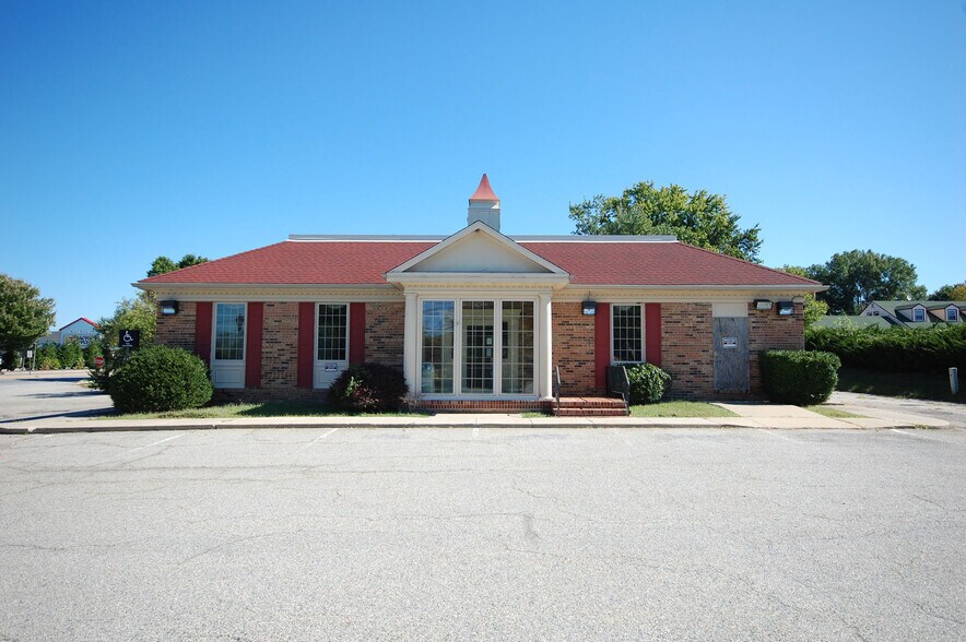 611 Washington Ave, Chestertown, MD for sale - Building Photo - Image 1 of 1