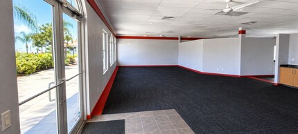 5683-5693 SE Crooked Oak Ave, Hobe Sound, FL for lease Interior Photo- Image 1 of 7