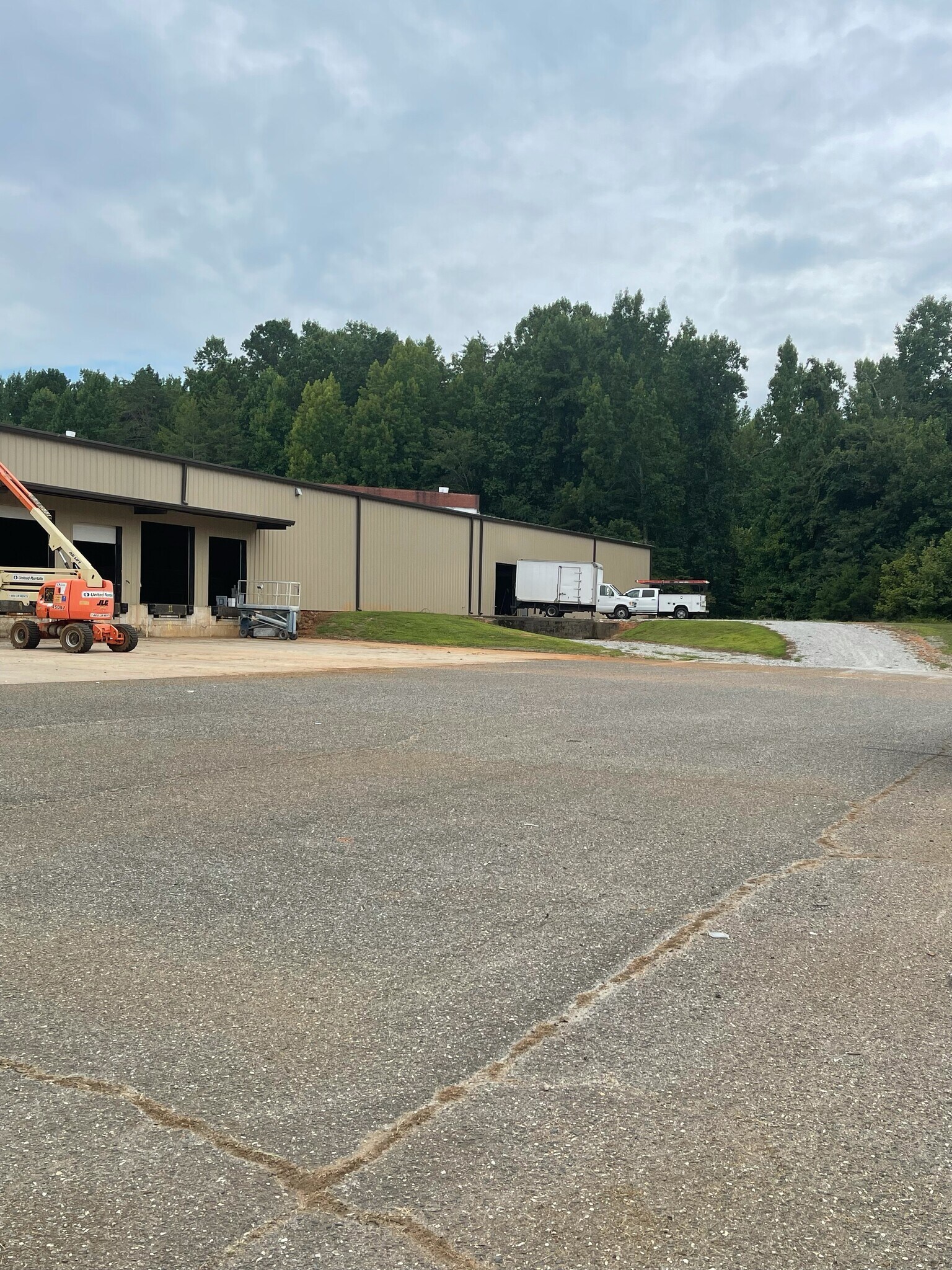 201 Industrial Park Rd, Lincolnton, NC 28092 Cochrane Warehouse