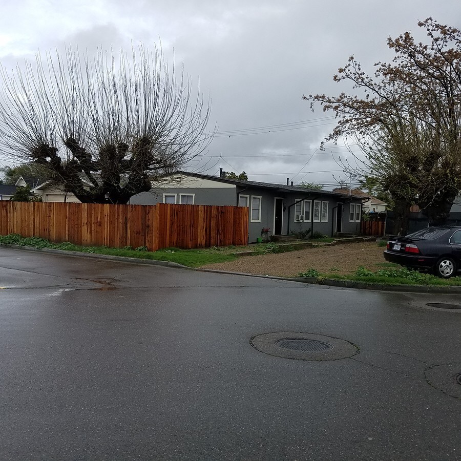 2021 McCall Ave, Selma, CA 93662