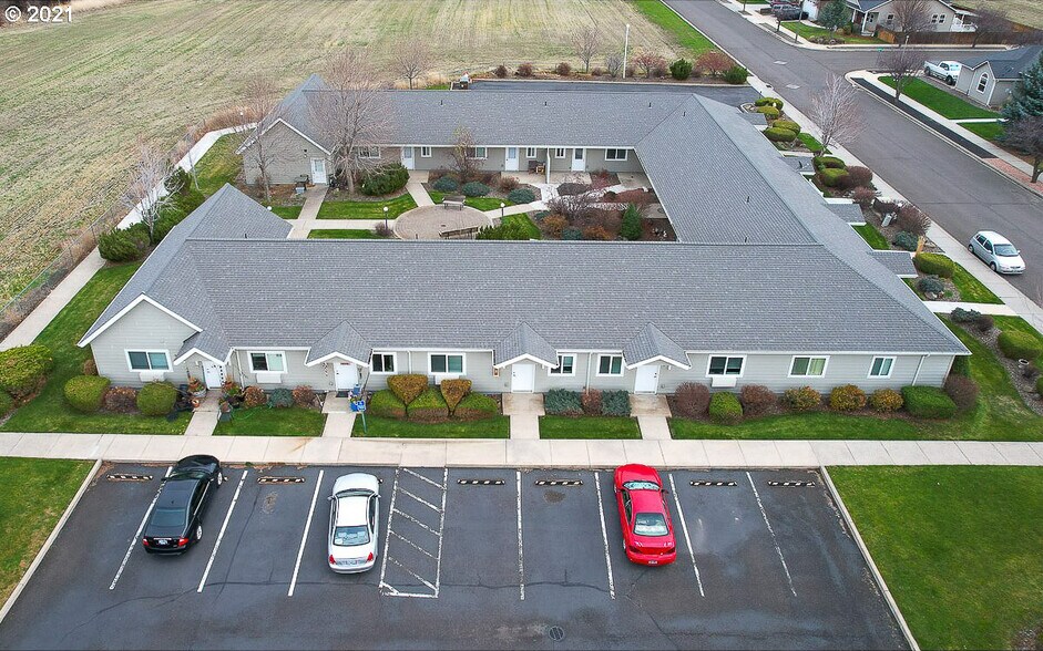 10700 Emily Dr, Island City, OR 97850