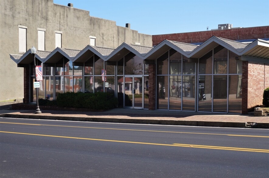 108 S Main St, Madisonville, KY for sale - Building Photo - Image 1 of 89