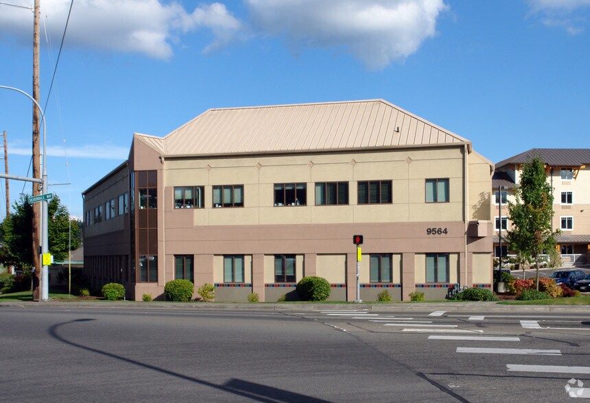 9564 Silverdale Way, Silverdale, WA for lease - Primary Photo - Image 1 of 2