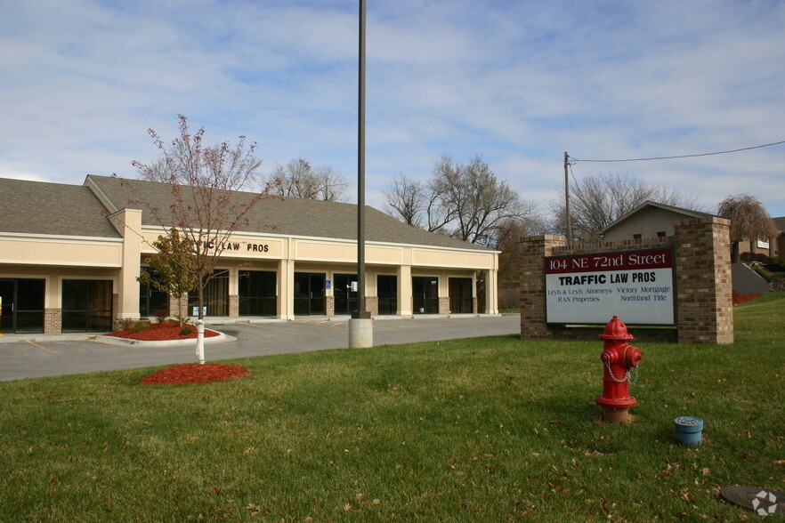 104 NE 72nd St, Gladstone, MO for lease - Lobby - Image 3 of 3