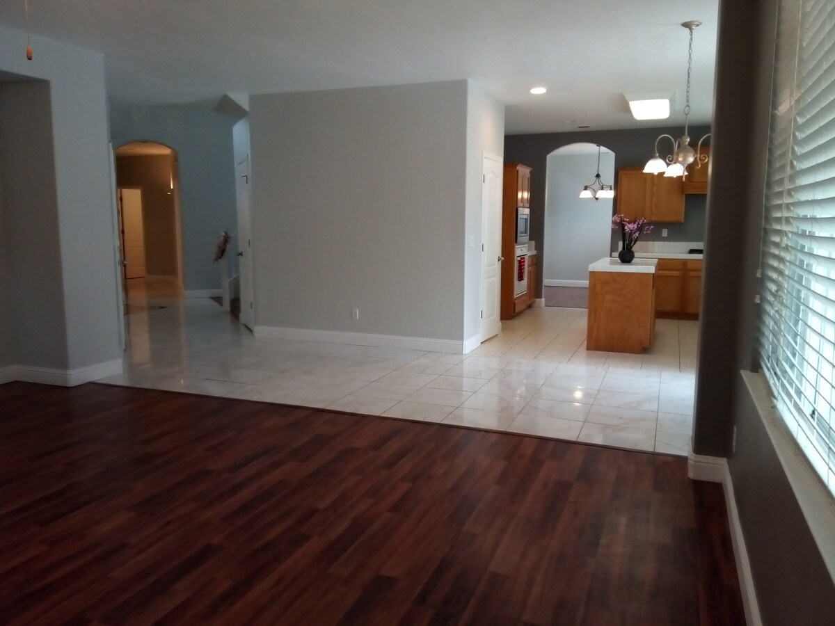 8019 N Paula Ave, Fresno, CA 93720