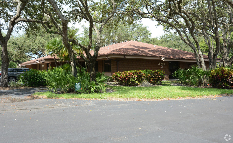 3711 Cortez Rd W, Bradenton, FL for sale - Primary Photo - Image 1 of 1