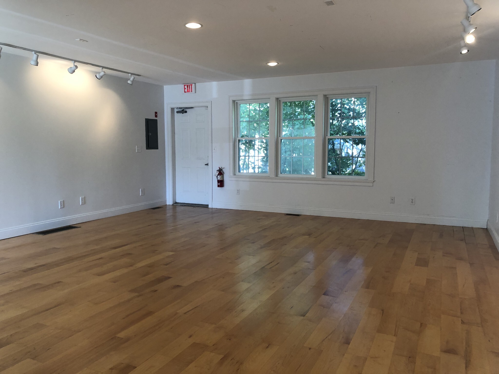 939 Main St, Yarmouth Port, MA for sale Building Photo- Image 1 of 1