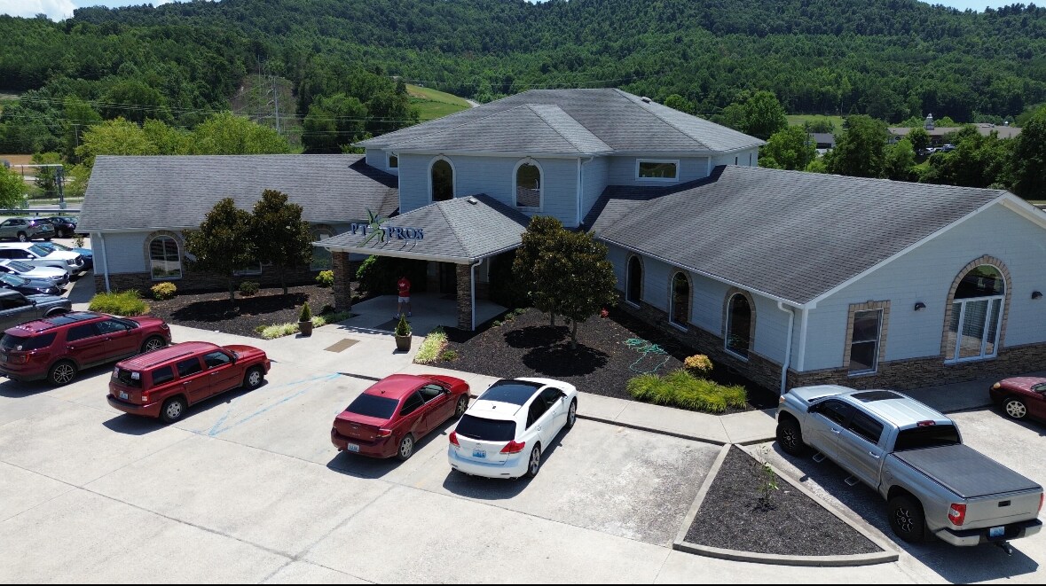 383 Corbin Center Dr, Corbin, KY for lease Building Photo- Image 1 of 18