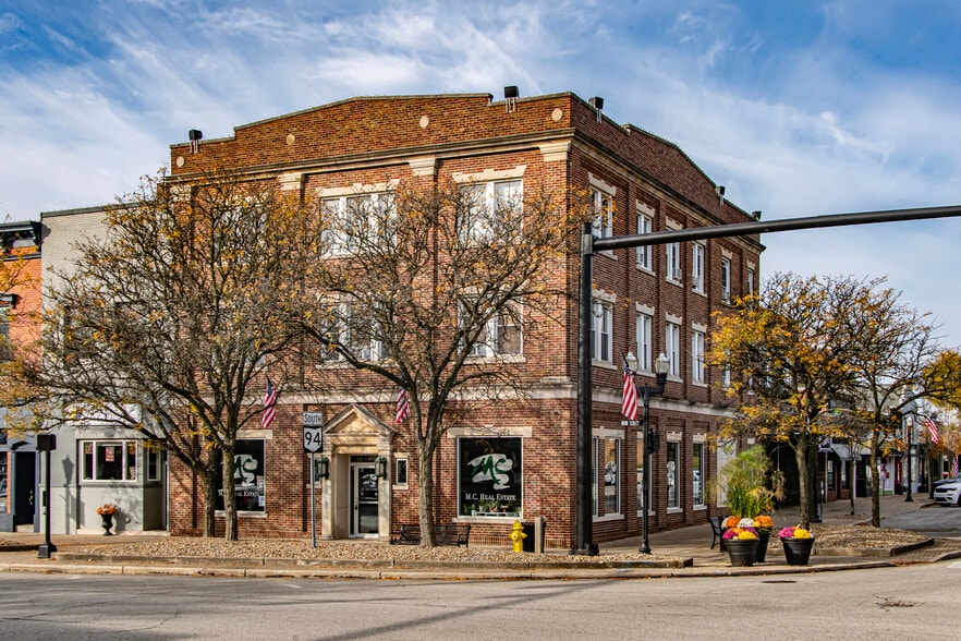 102 Main St, Wadsworth, OH for lease - Building Photo - Image 1 of 4