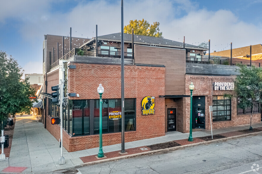 401-411 Westport Rd, Kansas City, MO for lease - Building Photo - Image 1 of 15