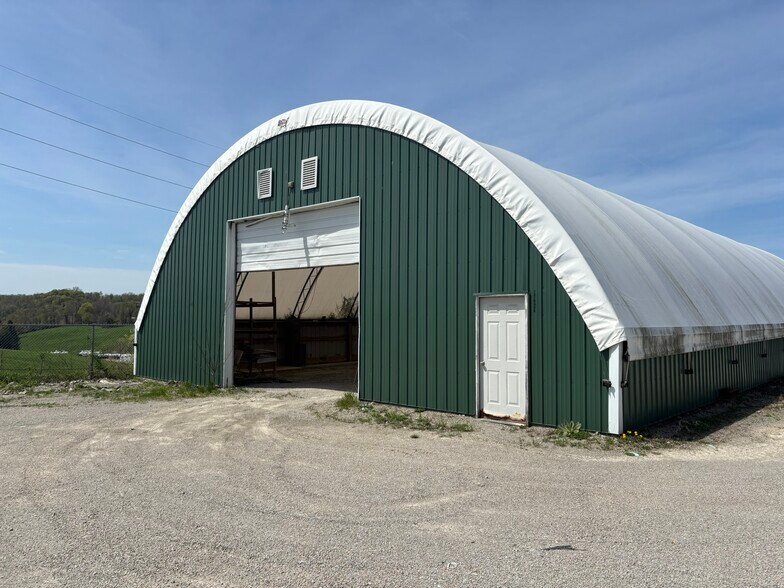 947 Old Brick Rd, West Alexander, PA for lease - Primary Photo - Image 1 of 1