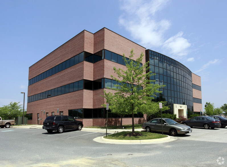 12700 Black Forest Ln, Woodbridge, VA for lease - Building Photo - Image 3 of 6