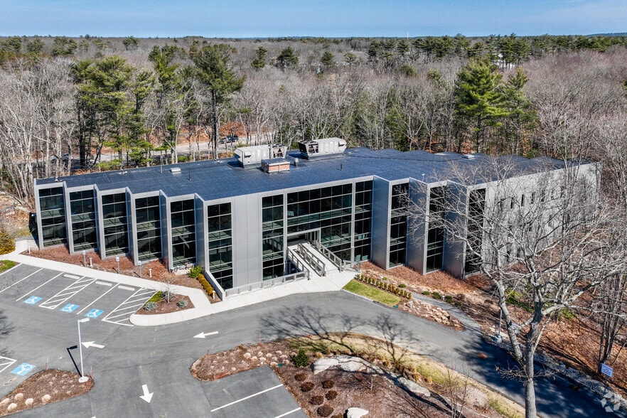 4 Pond Park Rd, Hingham, MA for lease - Building Photo - Image 3 of 13