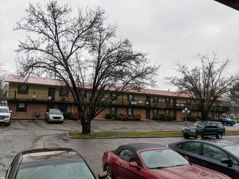 1030 Corbin St, Oxford, AL for sale - Building Photo - Image 1 of 1