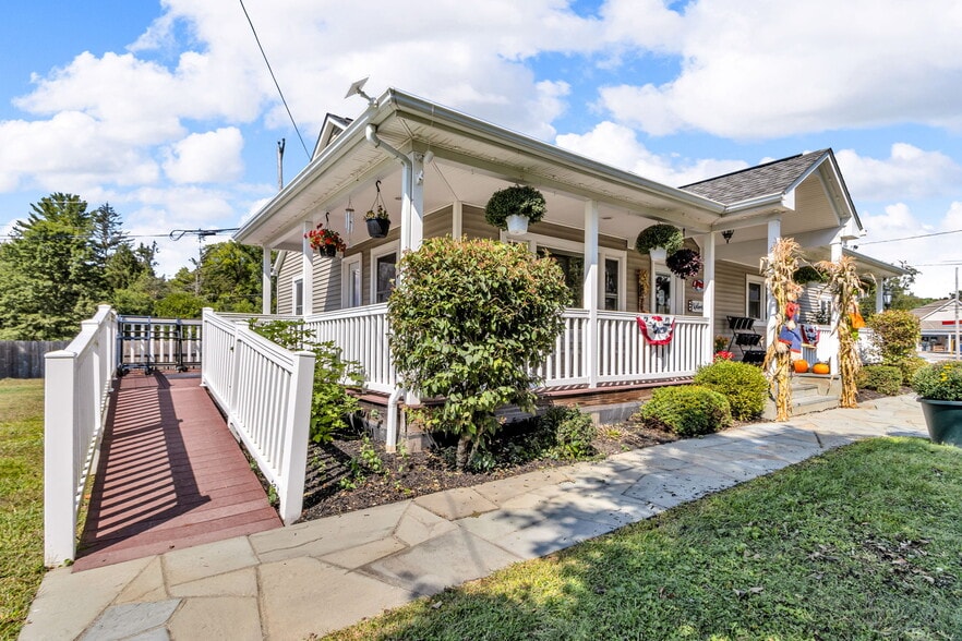 1103 Route 82, East Fishkill, NY for sale - Building Photo - Image 3 of 28