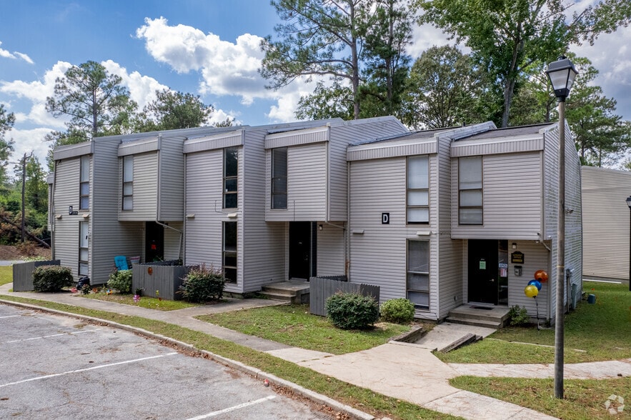 2701 Crystal Lake Cir, Macon, GA for sale - Primary Photo - Image 1 of 1