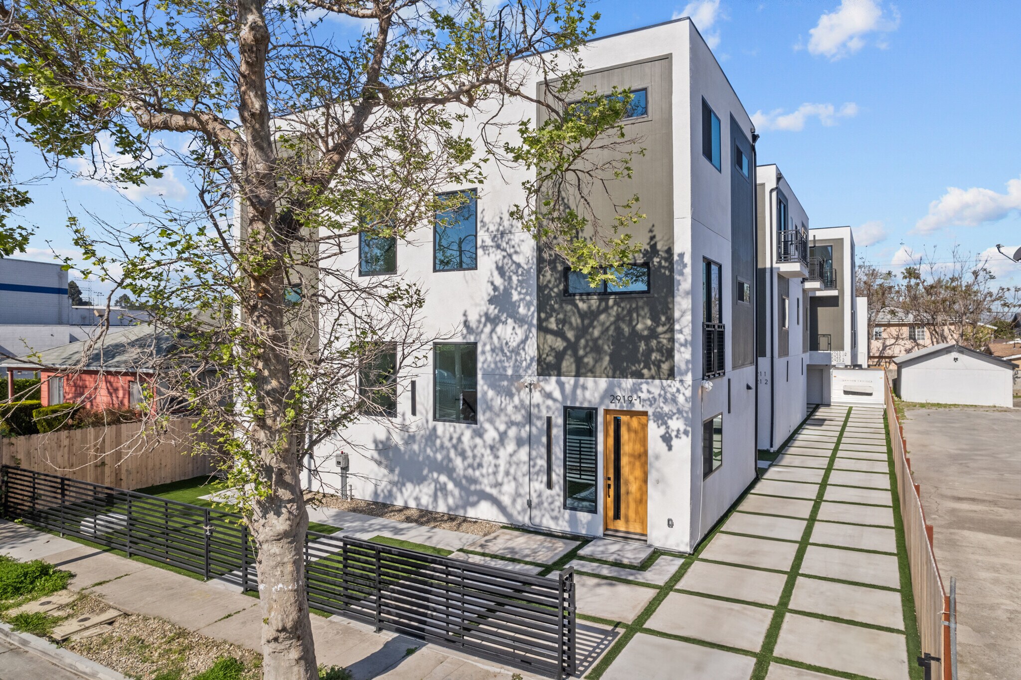 2923 S Burnside Ave, Los Angeles, CA for sale Building Photo- Image 1 of 23