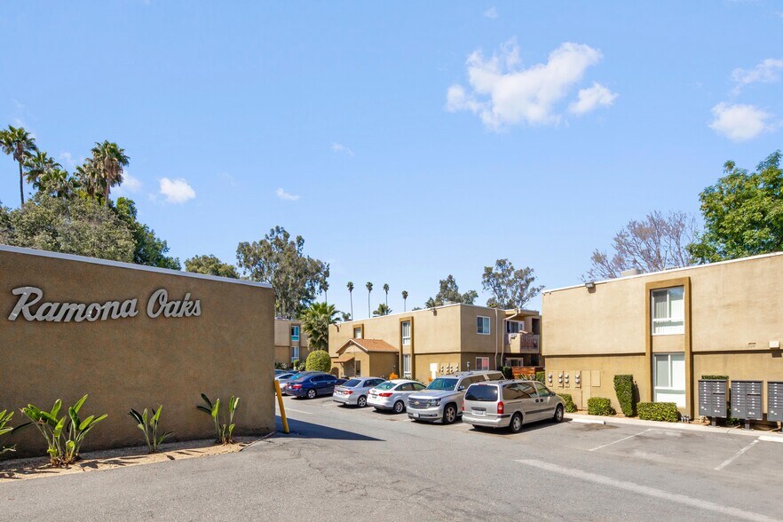 3401 Ramona Dr, Riverside, CA 92506 Ramona Oaks Apartments