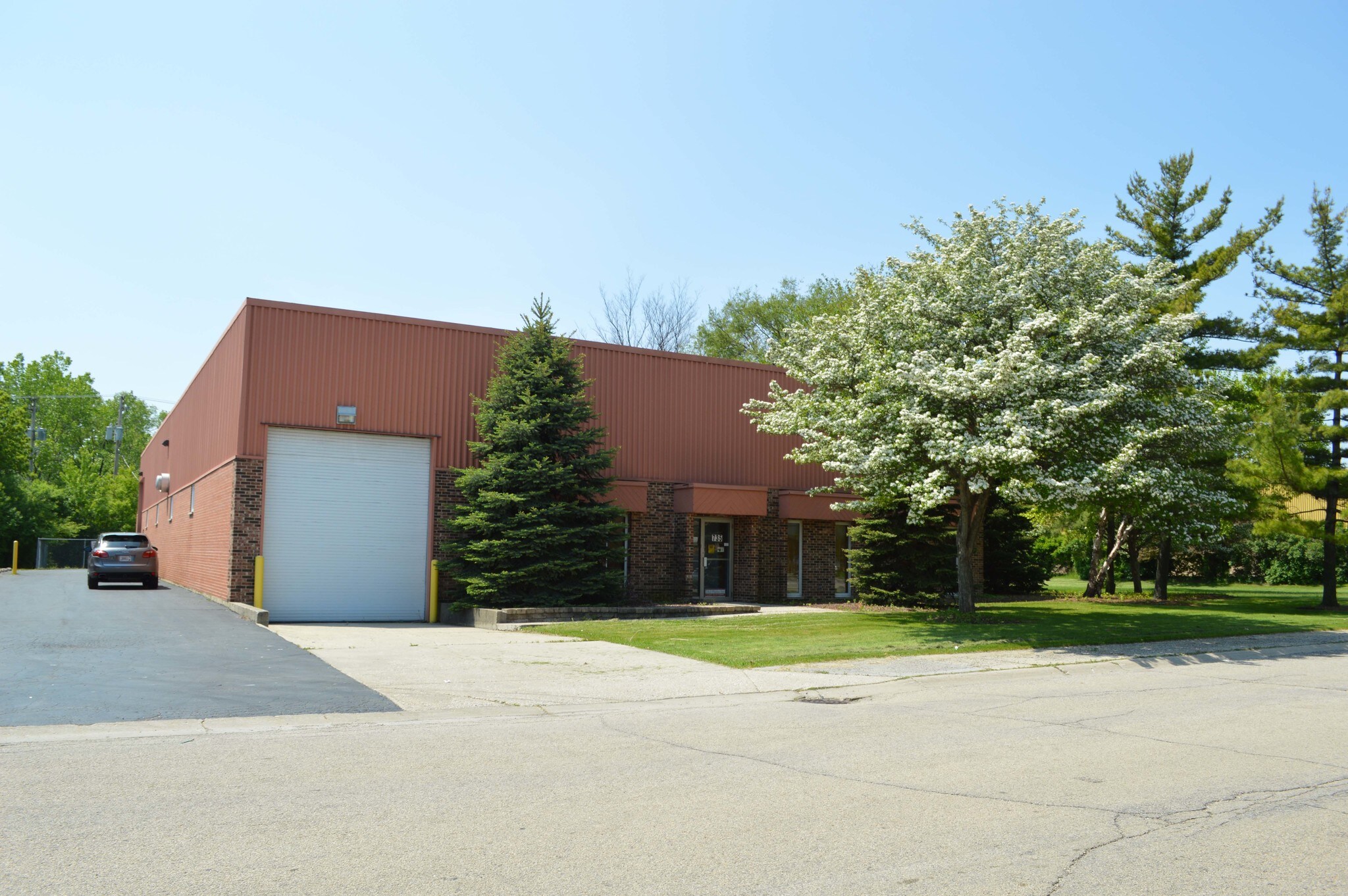 735 Morse Ave, Schaumburg, IL for sale Primary Photo- Image 1 of 1