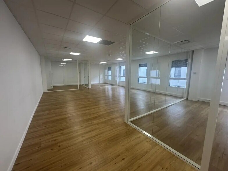 10 Chemin De L'Industrie, Dardilly for lease - Building Photo - Image 3 of 5