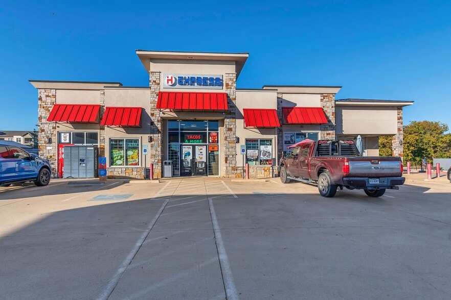 5745 Golden Triangle Blvd, Fort Worth, TX for sale - Building Photo - Image 3 of 50