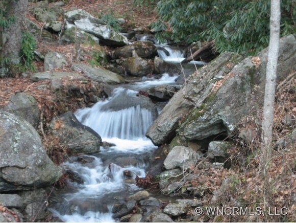 30 Winding Poplar Rd, Black Mountain, NC for sale Primary Photo- Image 1 of 1