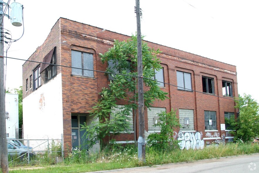 3171 Bellevue St, Detroit, MI 48207