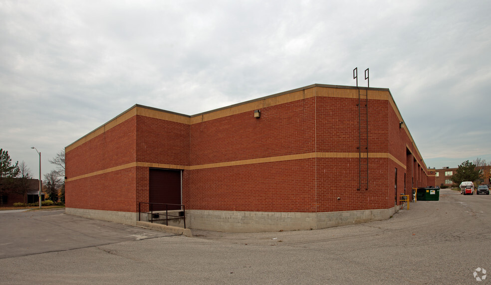 155 W Beaver Creek Rd, Richmond Hill, ON for lease - Building Photo - Image 3 of 3