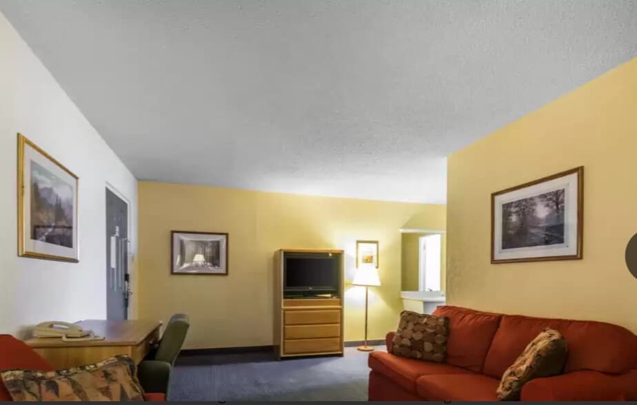 1623 S Nevada Ave, Colorado Springs, CO for sale - Interior Photo - Image 3 of 23