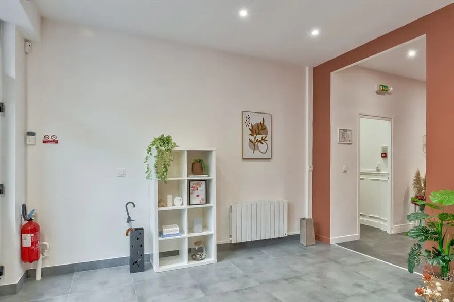 Retail in Issy-les-Moulineaux for lease - Building Photo - Image 3 of 10