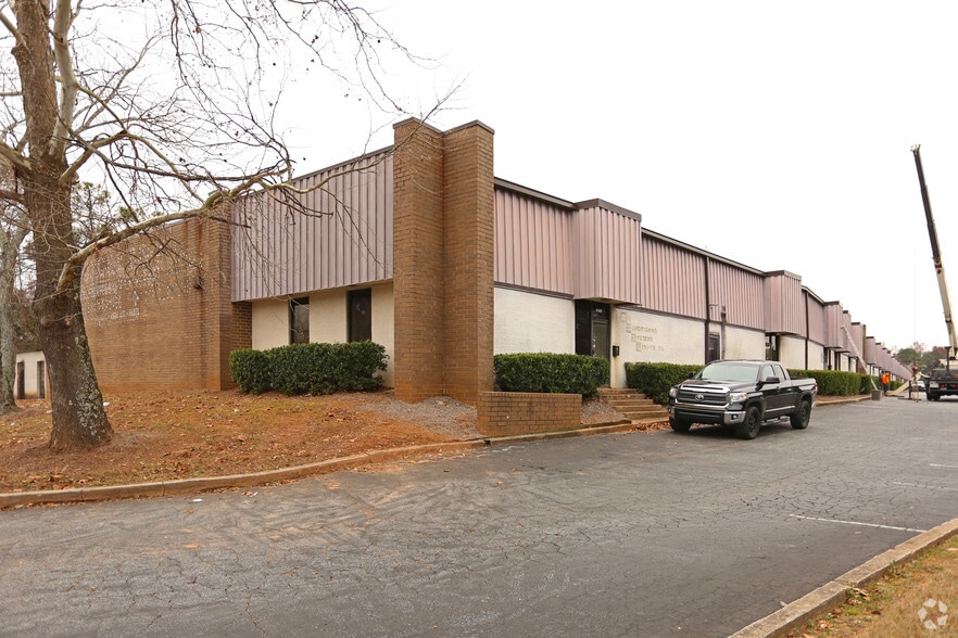 1870 Forge St, Tucker, GA for lease - Primary Photo - Image 1 of 4