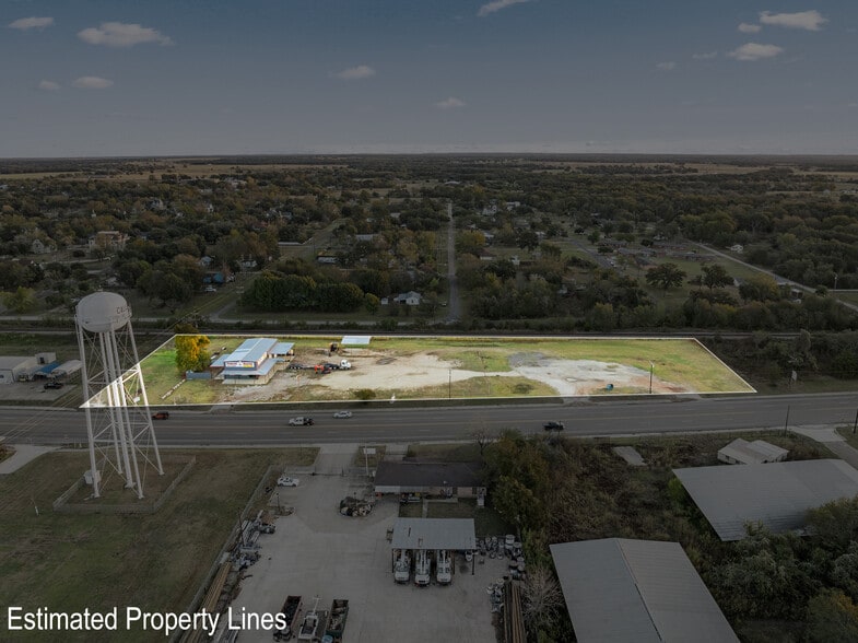 1004 S Main St, Calvert, TX for sale - Primary Photo - Image 1 of 1