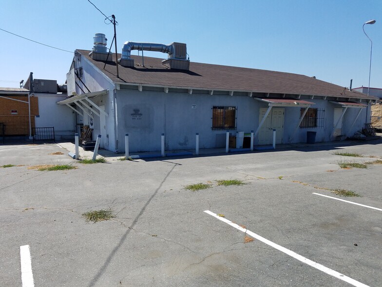 2805 E South St, Long Beach, CA for lease - Primary Photo - Image 1 of 8