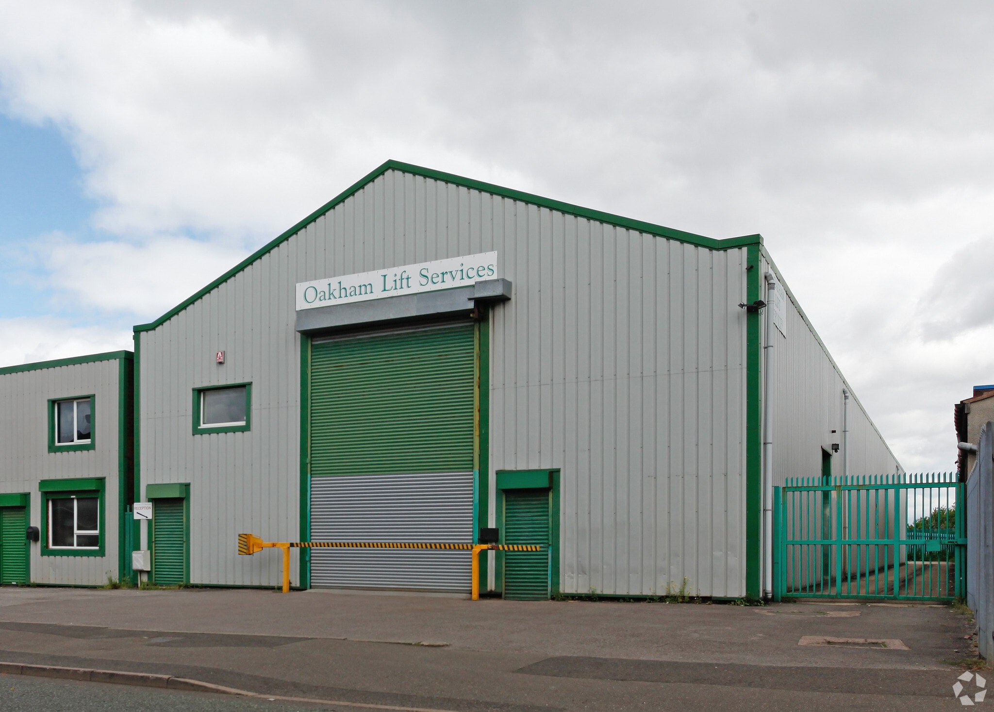 4 Hainge Rd, Oldbury for sale Primary Photo- Image 1 of 1