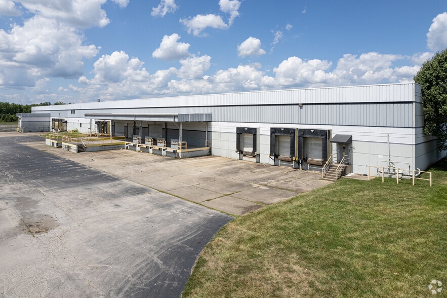 2100 Future Dr, Sellersburg, IN for sale - Building Photo - Image 3 of 5